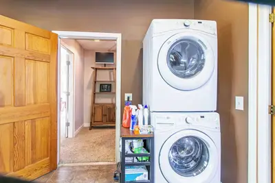 Image de Farm Stay 1-bedroom condo with hot tub and outdoor shower in peaceful Marshall
