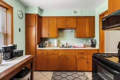 Image de 10 Minutes from Downtown! The Highlands Hideaway