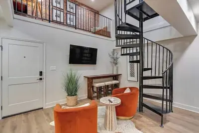 Image de Bohemian Luxury-Downtown Jackson: Chic, industrial lofts in heart of the city!