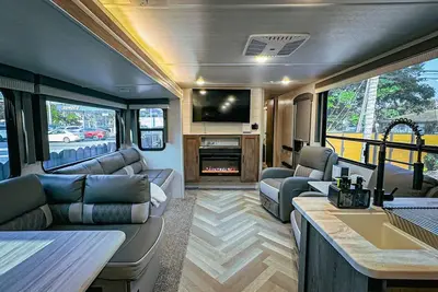 Image de Luxury Home on Wheels • Wynwood’s Unique Stay