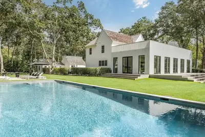 Image de Exclusive Designer Retreat in Water Mill
