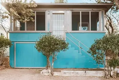 Image de Southwest Stunner with Large Screened In Porch