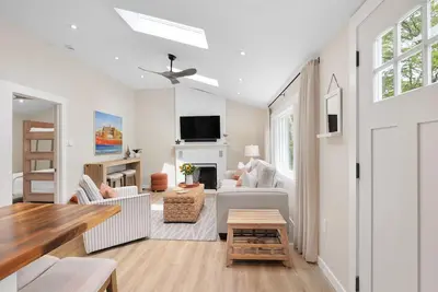 Image de Charming 2-bedroom house in South Kingstown with pass to beach