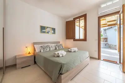 Image de The House of Orange Blossoms