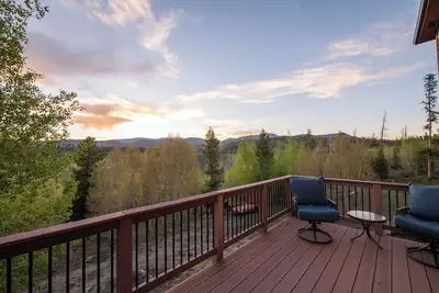 Image de Grand Lake Serenity: Spacious 5-Bedroom Cabin