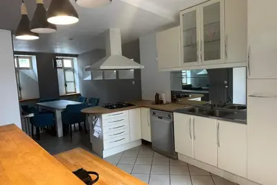 Image de Maison de ville, jacuzzi privé, 6 chambres, parfaitement décoré et rénové.