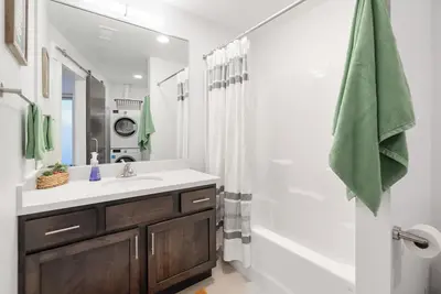 Image de Charming 1-bedroom apartment with WiFi, Ac in enjoyable Waterloo