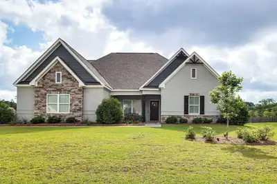 Image de 4 Mi to Dtwn: Stylish Home w/ Large Yard in Dothan