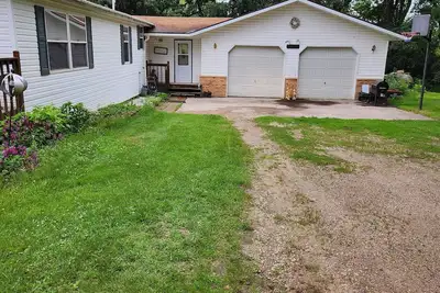 Image de Spacious 3-bedroom house on Birchwood Golf Course one mile north Pelican Rapids