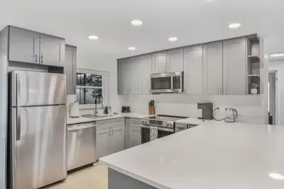 Spacious Retreat Near Beach/Park