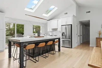 Image de Beautiful and Spacious  Home with WiFi and Ac in delightful Narragansett