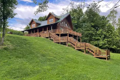 Image de Rim Shoals River Cabin - private boat dock, walk-in fishing access sleeps 14