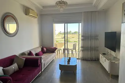 Image de Spacieux Appartement lumineux à 300 m de la plage- zone touristique- wifi