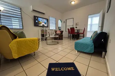 Image de 3br Gem in San Juan — Walk to La Placita, 7 Min to Beach, Cold A/C + Fast WiFi