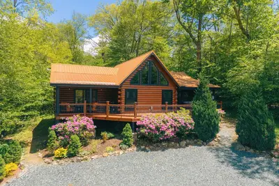 Image de Little Heaven-Sugar Mountain, hot tub, pet friendly, game table, gas fire table