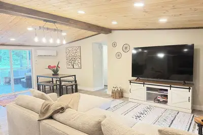 Image de Modern 3 Bdrm Cottage Retreat by the Springs