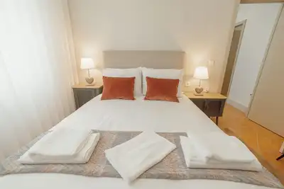 Image de City Center Comfort Apartment A by Vacationy