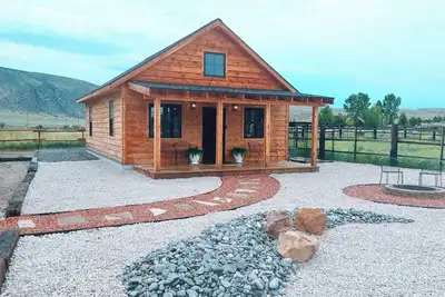 Image de Diamond Creek Cabin- newly finished, pet friendly, close to Cody