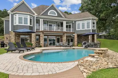 Image de Private Waterfront Home with Pool, Hot Tub - ideal for up to 16