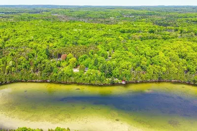 Image de Yurt House with Private Lake/Trail/Kayak