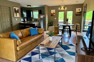 Image de Townhome near Dollywood w/ Hot Tub•June Promo