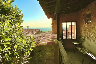 Image de 2 Bedroom Village House in Provence, Luberon
