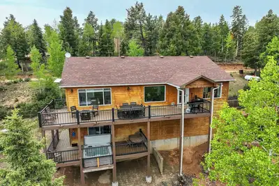 Image de Cedarstone Lodge! Luxe Mountain Retreat w/ Hot Tub