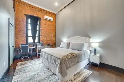 Image de Historic Downtown Marshall: Efficient Studio Space