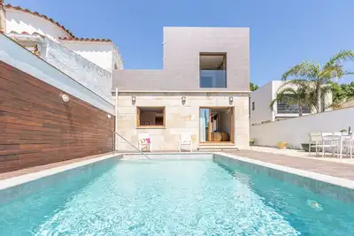 Image de Villa à Empuriabrava avec Piscine et Amarrage