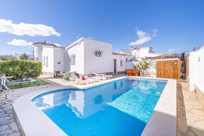 Image de Villa à Empuriabrava avec piscine privée