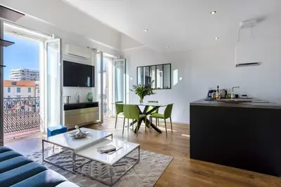 Image de Marché Forville - Stylish Duplex With Balcony By Halldis