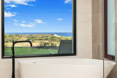 Image de 3bd Alvar: Oceanfront, Beach Access, Luxury