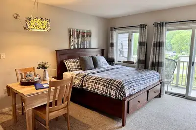 Image de Comfy Resort Studio Apt! Minutes to Loon, w/pool!