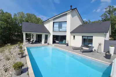 Image de Superbe Villa contemporaine 160m2 piscine, a 2000m du lac de Causse. en \nCorreze