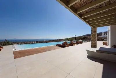 Image de Villa à Logaras avec 4 chambres à coucher, 8 couchages