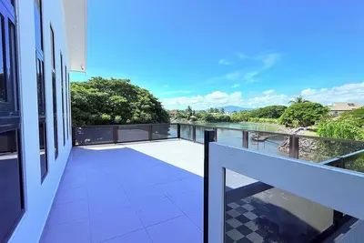 Spacious 5-bedroom bungalow in charming Fantasy Island, Nadi