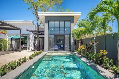 Image de High end house with perimeter wall. located less than 5min drive from potrero Beach.