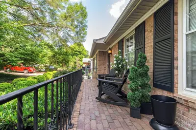 Image de Greensboro 2br | Cozy, Family-Ready Home