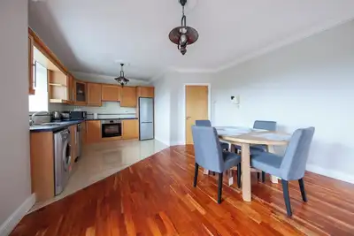 Image de Spacious 2 bedroom property close to city centre.