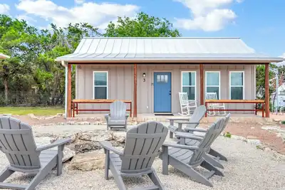 Image de Colorado Cabin Vibes + Firepit & Pickleball Fun