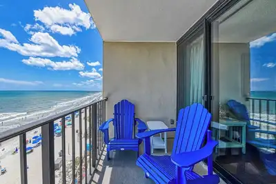 Image de Oceanfront Two Bedroom, Two Bath Horizon East Condo