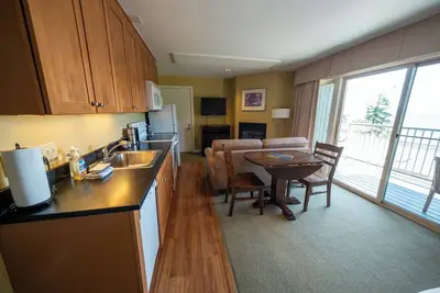Image de Adventure Awaits—Secluded Orcas Island Stay | Hillside 1920
