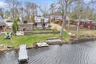 Image de Lakefront: Fish, Kayak, Canoe, Near Treehouse Brewery, Sturbridge Village!