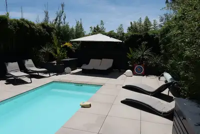 Image de Maison spacieuse pour 8 avec piscine