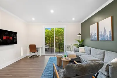 Image de Luxe King 3br Townhouse Mins to Uptown Clt!