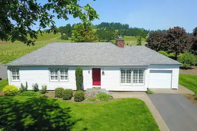 Image de Charming 3-bedroom cottage located at scenic winery.