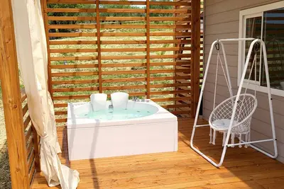 Image de Bungalow de luxe avec vue sur le jardin