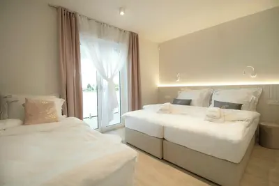 Image de Charming 4-bedroom villa with pool, private parking, Ac, WiFi in Zambratija