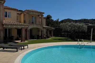 Image de Villa Calicanto East, house with pool 5 minutes from the beach