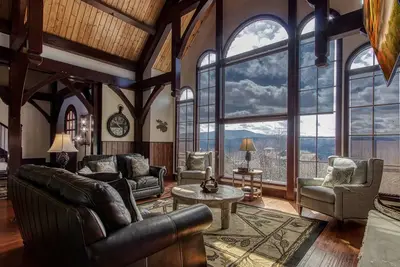 Image de Private Mountain Retreat | Indoor Pool, Hot Tub & Views